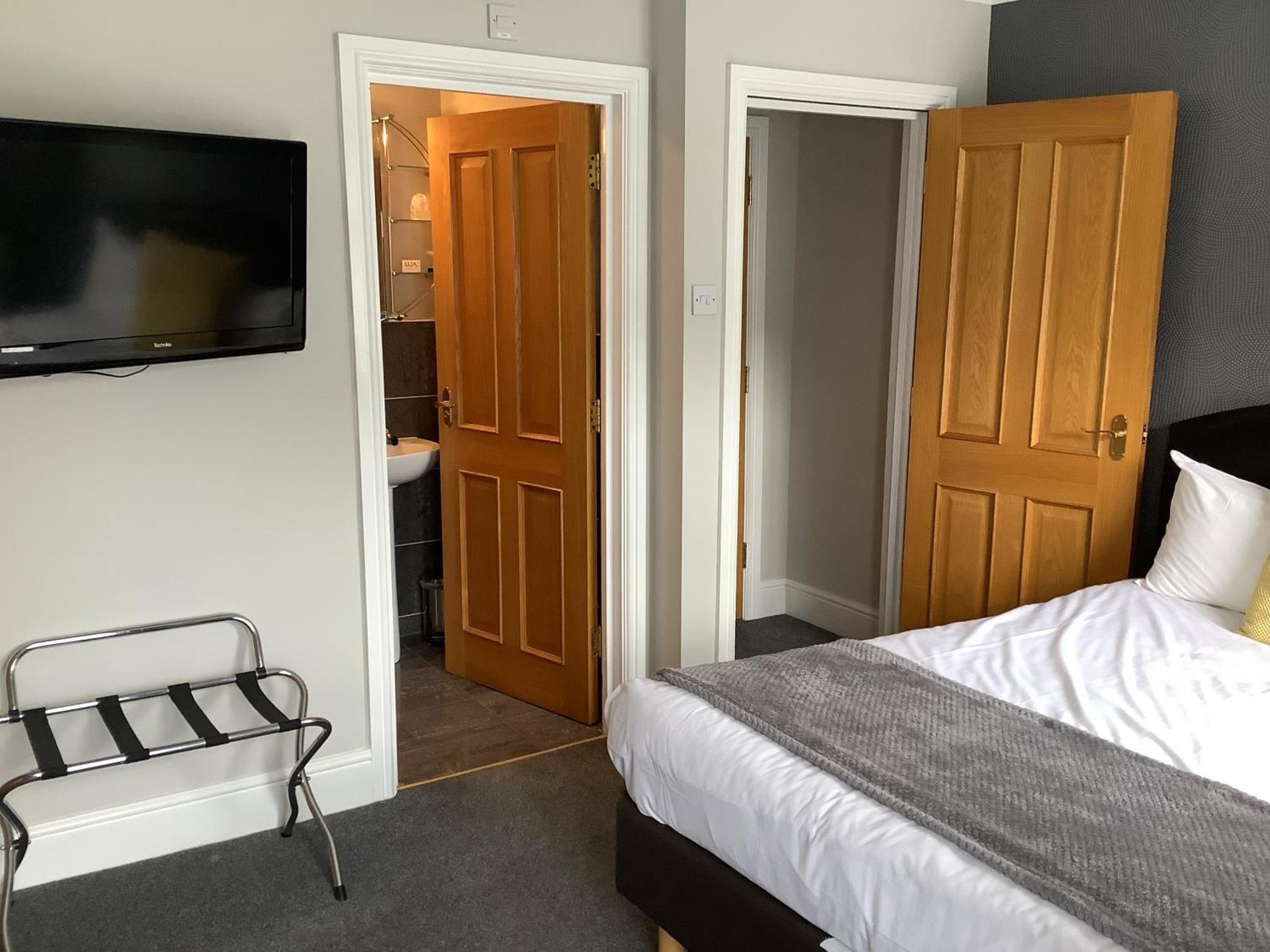 Jeffersons Hotel & Serviced Apartments (Adults Only) Barrow-in-Furness Δωμάτιο φωτογραφία
